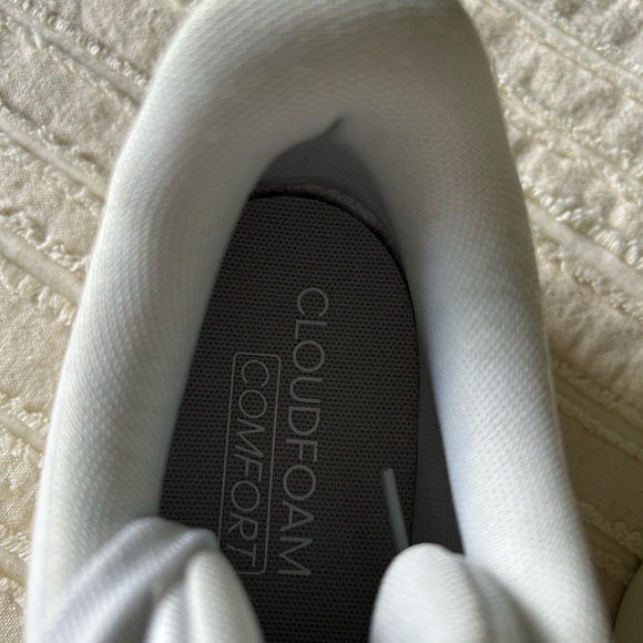 Women’s Adidas Advantage White & Gold Court Shoes - Picture 4 of 6